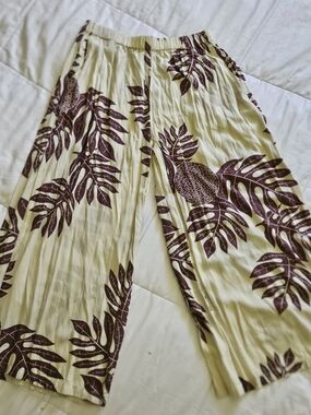 Makai Beach - 'Ulu Pants - NWOT